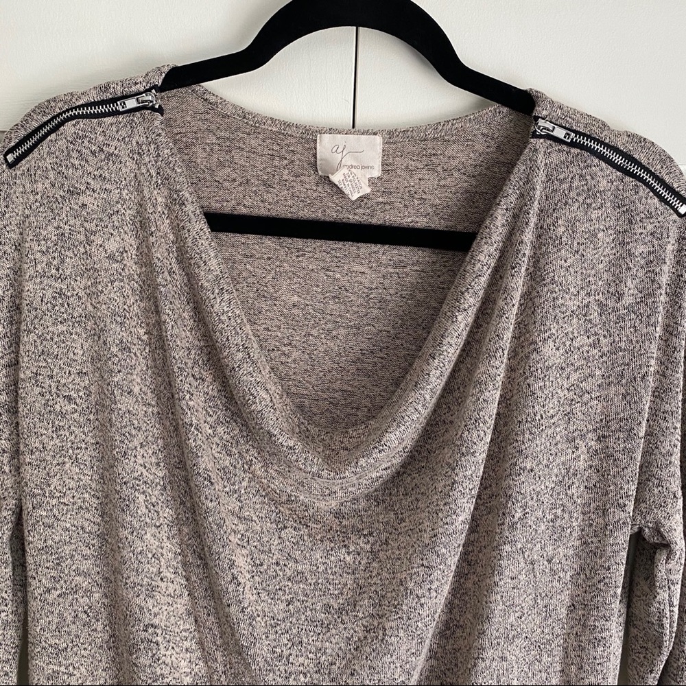 Sweater - Picture 3 of 4